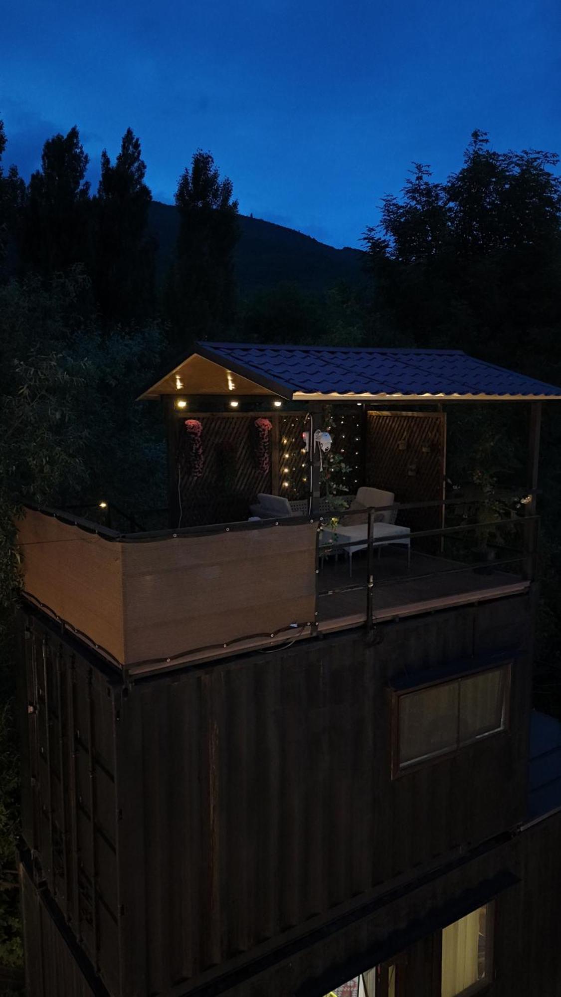 Daire Dream Domes Luxury Glamping Tents *