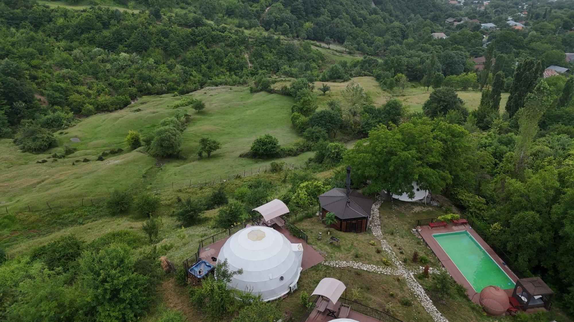 Daire Dream Domes Luxury Glamping Tents