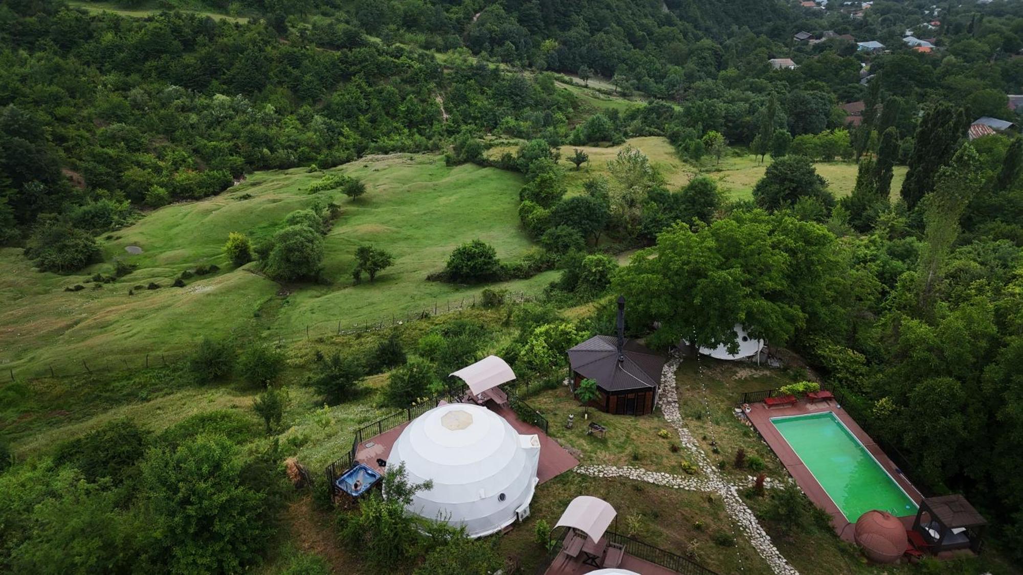 Daire Dream Domes Luxury Glamping Tents